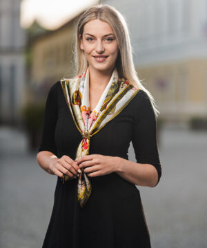 Exkluzívna hodvábna šatka SLOVENSKO - ZELENÁ, 90 x 90cm, Vyrobené na Slovensku – Obrázok 9