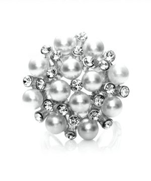 Luxusná spona Kytica periel ponúka zhluky perál, ktoré sa striedajú so žiarivými kamienkami a tvoria dokopy kyticu (3)