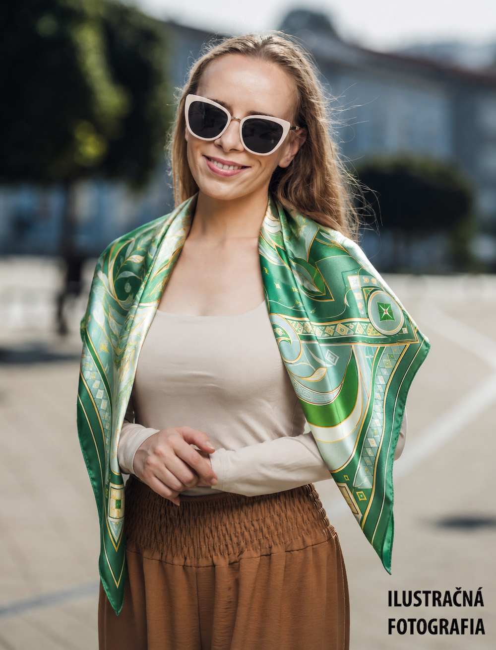 Hodvábna šatka LÍŠKA – ZELENÁ, 90 x 90cm, Vyrobené na Slovensku – Obrázok 7