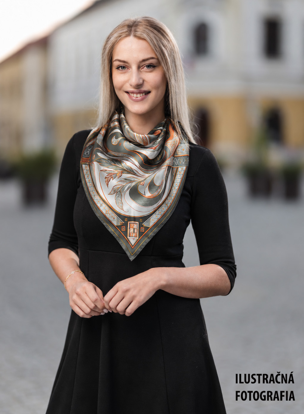 Hodvábna šatka LÍŠKA – SIVÁ, 90 x 90cm, Vyrobené na Slovensku – Obrázok 6