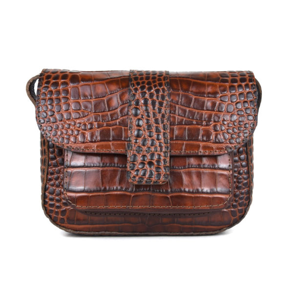 Malá kabelka crossbody z hovädzej kože s dezénom krokodíla v hnedej farbe