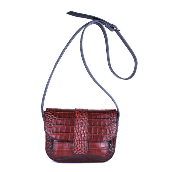 Malá kabelka crossbody z hovädzej kože s dezénom krokodíla v bordovej farbe - Image 6