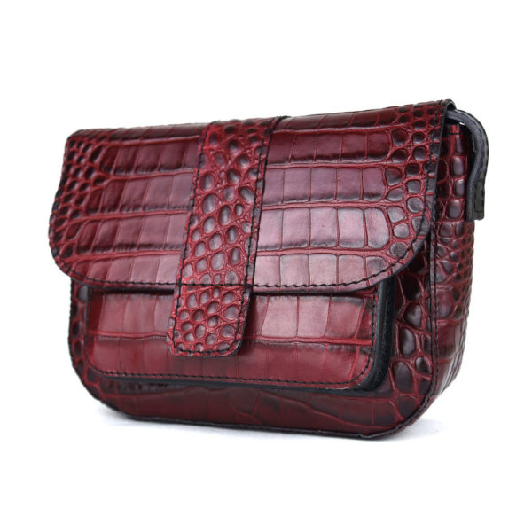 Malá kabelka crossbody z hovädzej kože s dezénom krokodíla v bordovej farbe - Image 12
