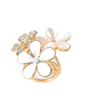 Prsteň na šatku – Trojkvet