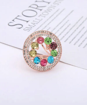 Ozdoba na šatku a šál v tvare kruhu s farebnými sklíčkami